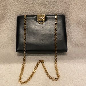AUTHENTIC SALVATORE FERRAGAMO GANCINI BLACK LEATHER GOLD CHAIN SOULDER BAG